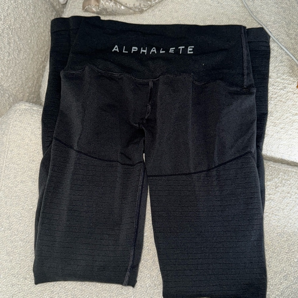Great condition dark gray ribbed Alphalete leggings